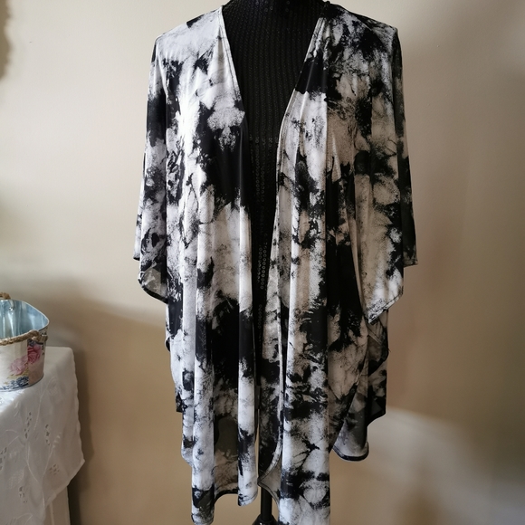 Sugar High Black & White Open Cardigan Size Medium - Picture 1 of 9